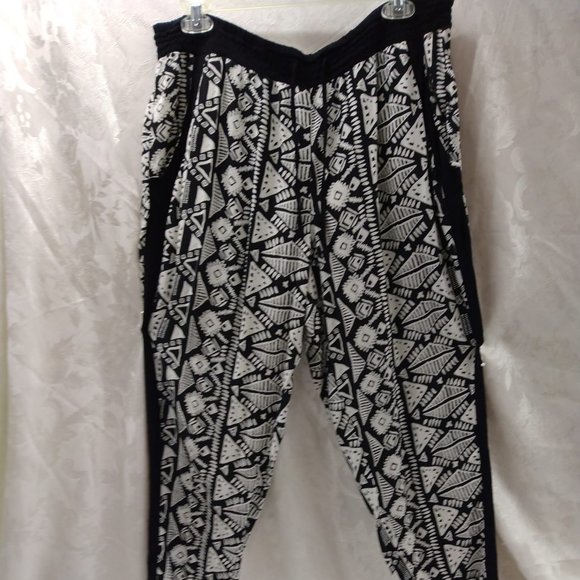 Size 16 black/white lounge pants with side pockets - Picture 1 of 6